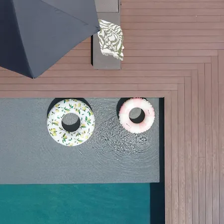 Wood House بيت للعطل تشوستش