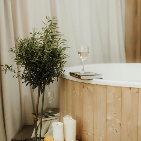 Wood House Podgrzewany Basen I Balia Feriehus *